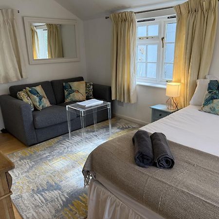 Hordle Private Entry Guesthouse Hideaway מראה חיצוני תמונה