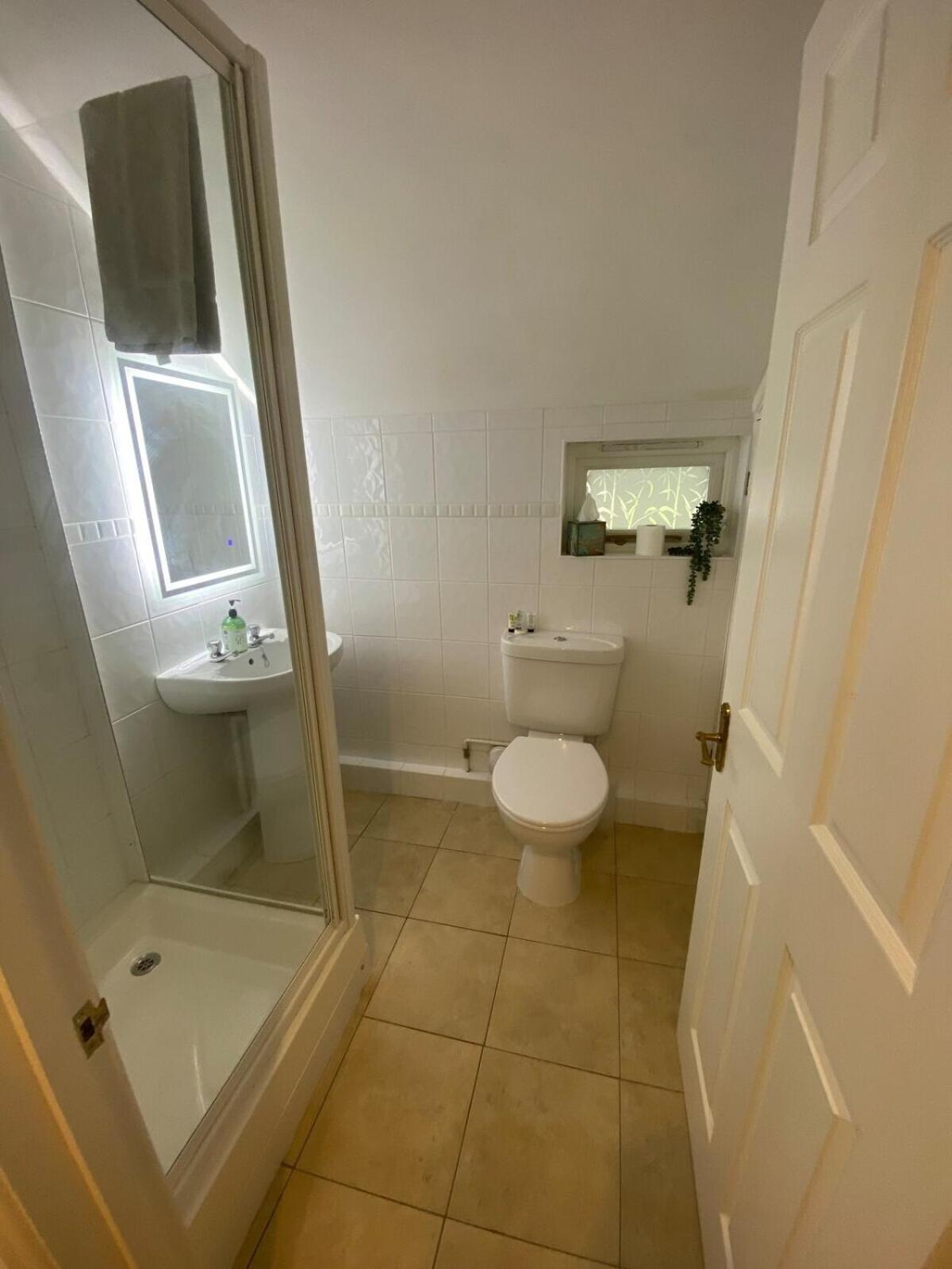 Hordle Private Entry Guesthouse Hideaway מראה חיצוני תמונה
